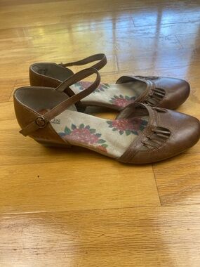 Taos Mary Jane Honor Size 9 Brown Leather Comfort